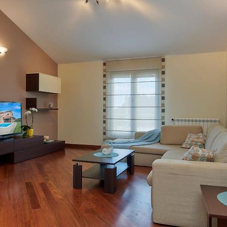 Villa Bartona For 8 Persons With Private Swimmingpool プーラ エクステリア 写真