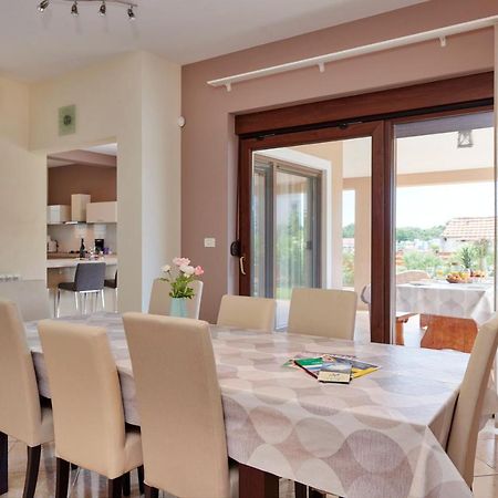 Villa Bartona For 8 Persons With Private Swimmingpool プーラ エクステリア 写真
