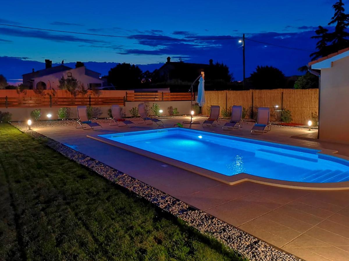 Villa Bartona For 8 Persons With Private Swimmingpool プーラ エクステリア 写真