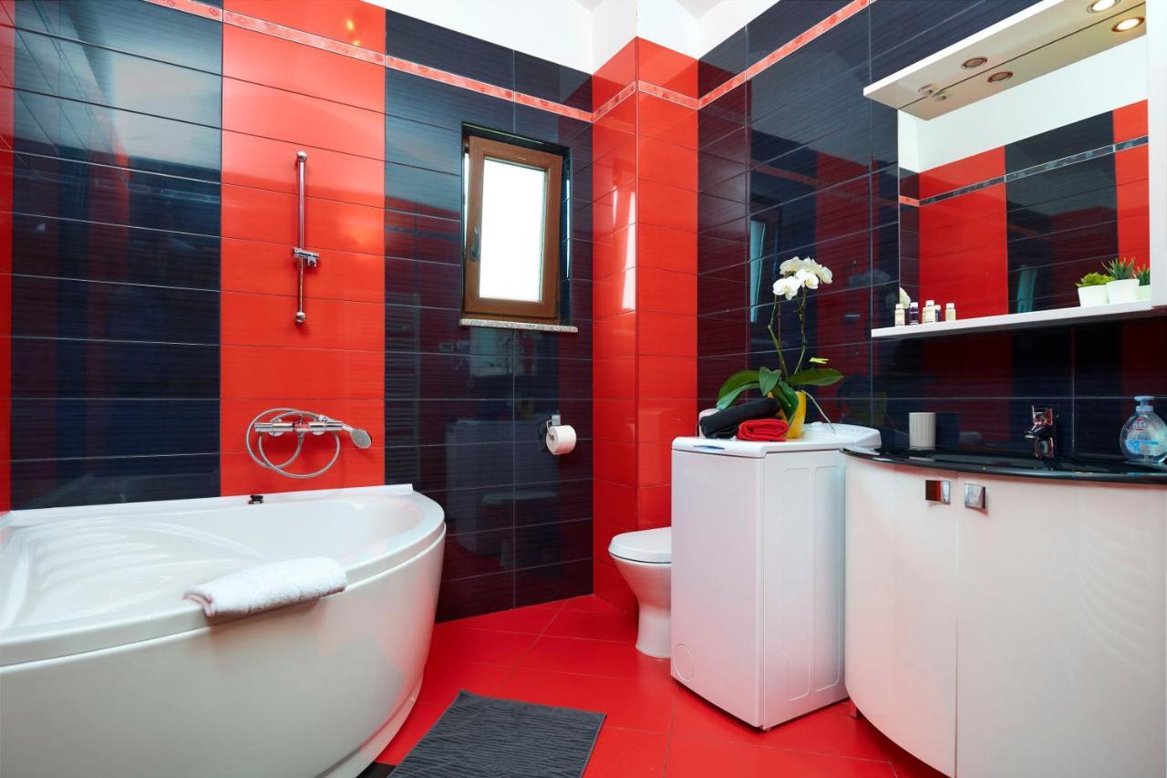 Villa Bartona For 8 Persons With Private Swimmingpool プーラ エクステリア 写真