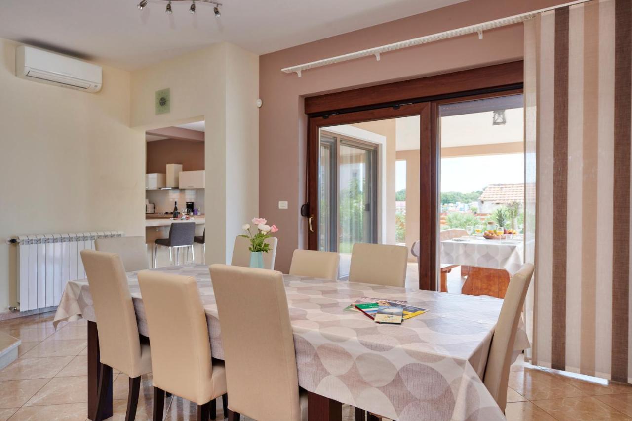 Villa Bartona For 8 Persons With Private Swimmingpool プーラ エクステリア 写真