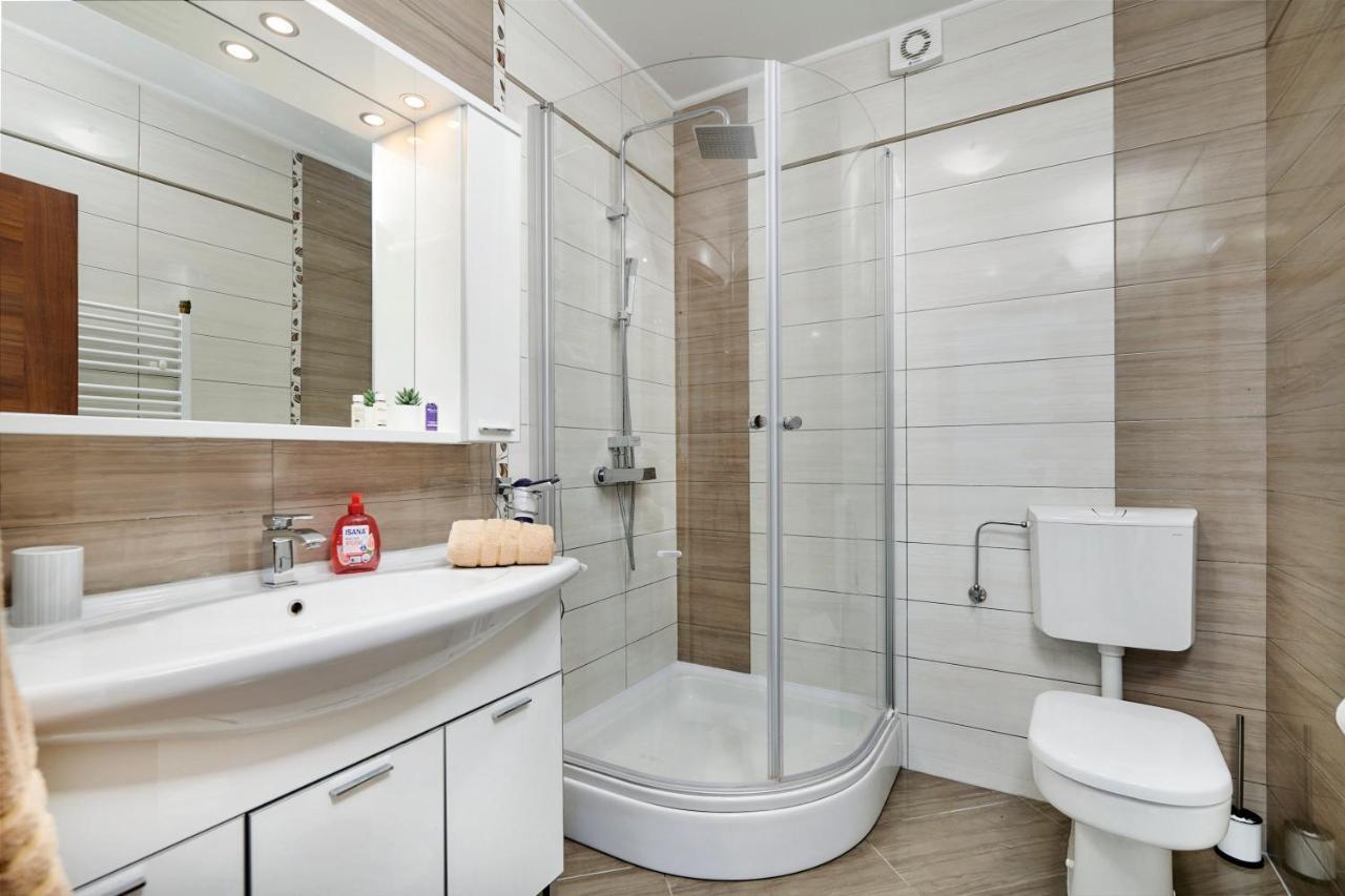 Villa Bartona For 8 Persons With Private Swimmingpool プーラ エクステリア 写真