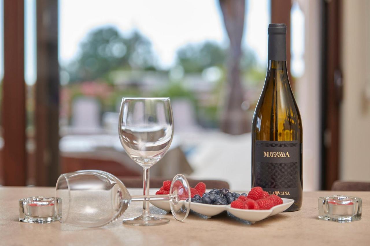 Villa Bartona For 8 Persons With Private Swimmingpool プーラ エクステリア 写真