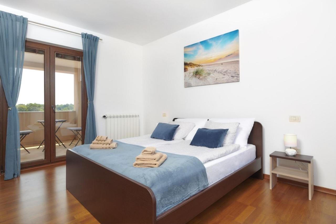 Villa Bartona For 8 Persons With Private Swimmingpool プーラ エクステリア 写真