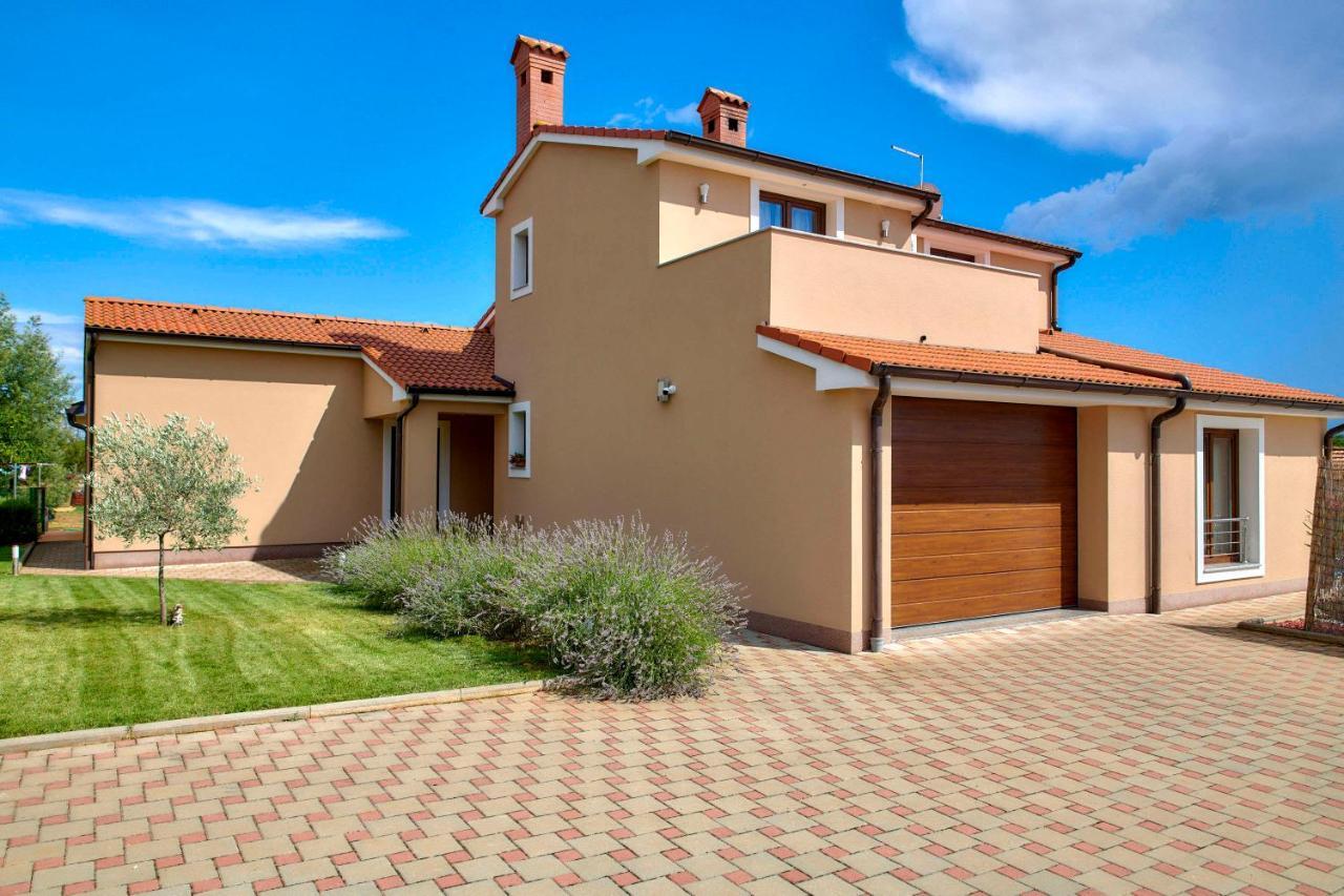 Villa Bartona For 8 Persons With Private Swimmingpool プーラ エクステリア 写真