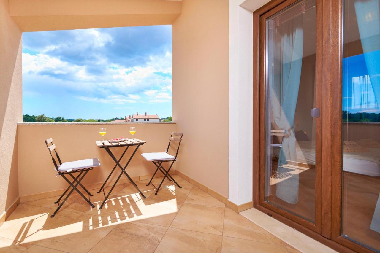 Villa Bartona For 8 Persons With Private Swimmingpool プーラ エクステリア 写真