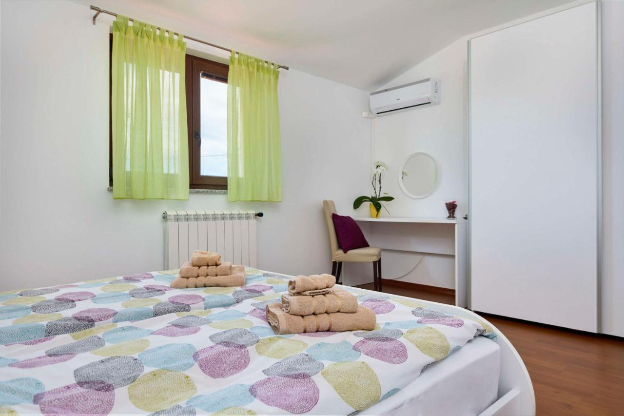 Villa Bartona For 8 Persons With Private Swimmingpool プーラ エクステリア 写真