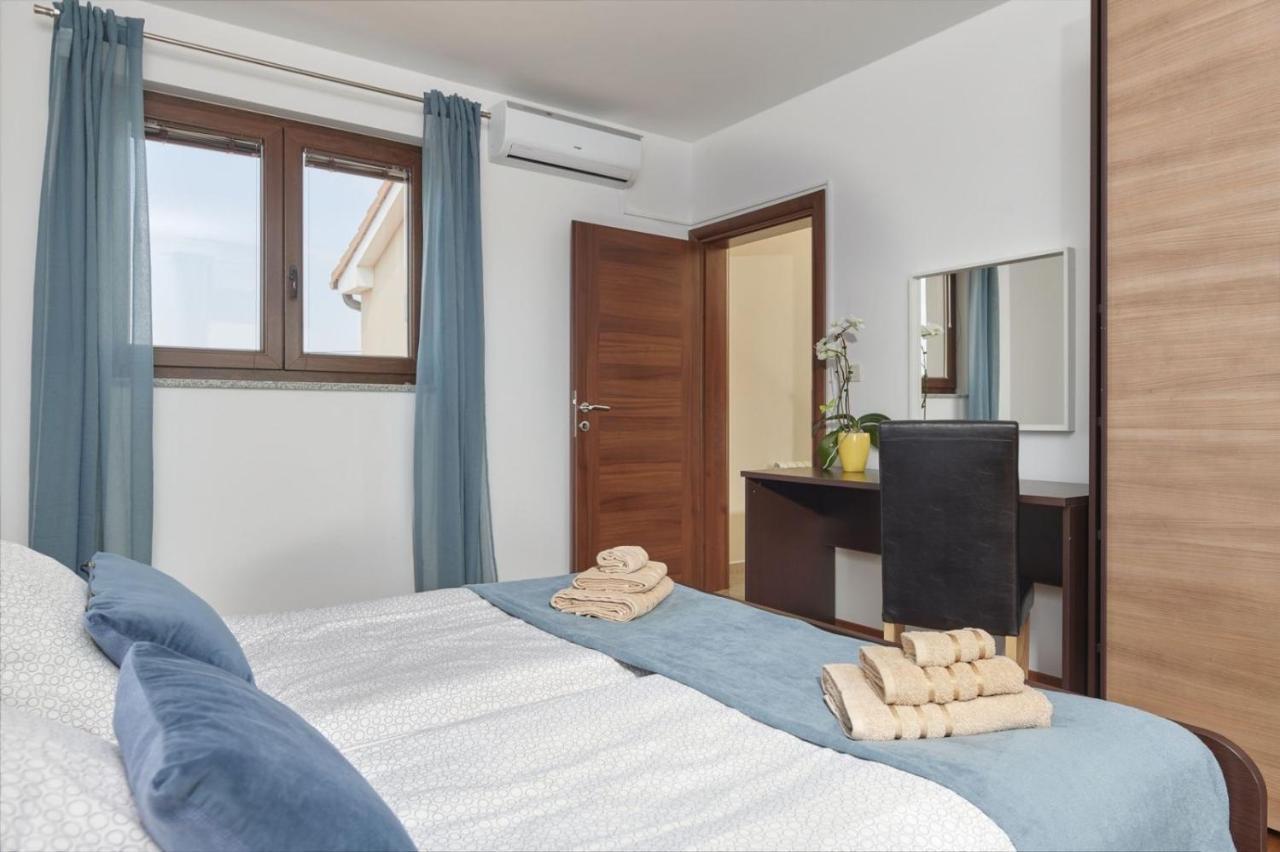 Villa Bartona For 8 Persons With Private Swimmingpool プーラ エクステリア 写真