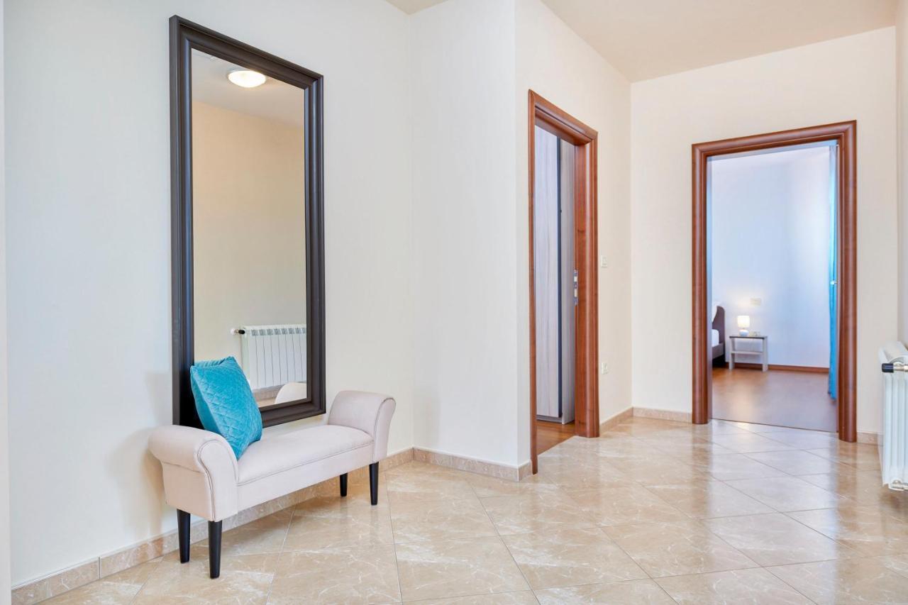 Villa Bartona For 8 Persons With Private Swimmingpool プーラ エクステリア 写真